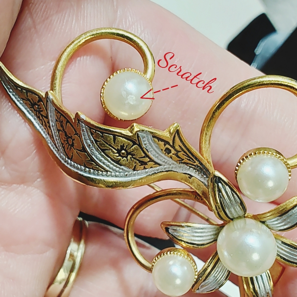 Vintage Damascene Toledoware Floral and Faux Pearl Brooch Pin - Picture 7 of 9